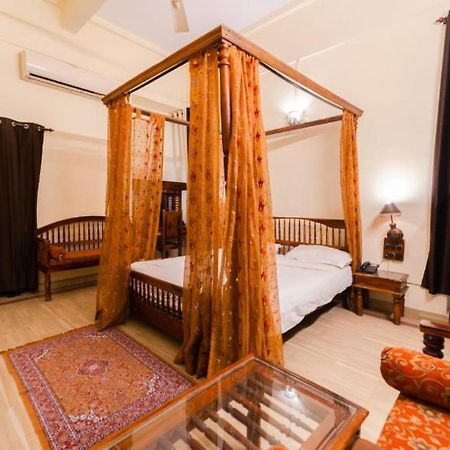 Sisodia Hotel & Resorts จ๊อดปูร์ ภายนอก รูปภาพ
