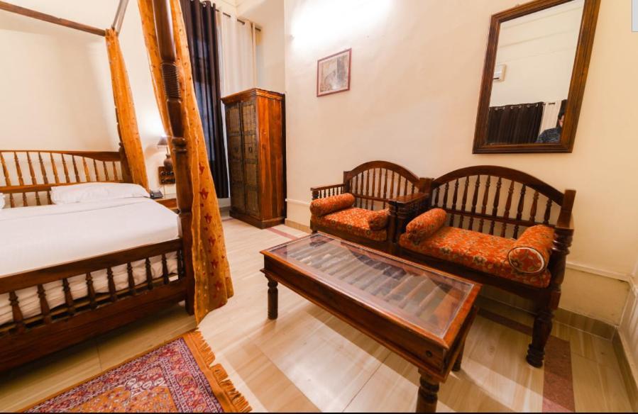 Sisodia Hotel & Resorts จ๊อดปูร์ ภายนอก รูปภาพ
