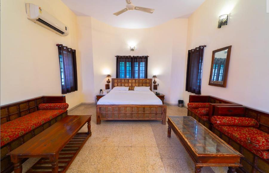 Sisodia Hotel & Resorts จ๊อดปูร์ ภายนอก รูปภาพ